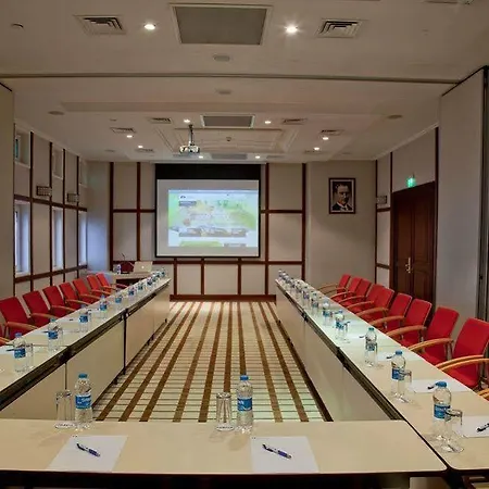 Swiss International فندق